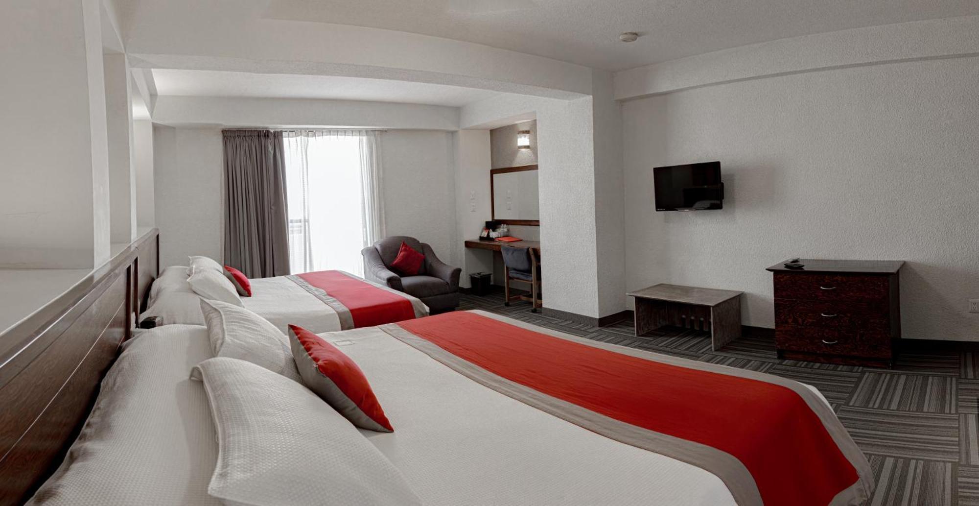 Готель Ramada Plaza By Wyndham Леон Екстер'єр фото